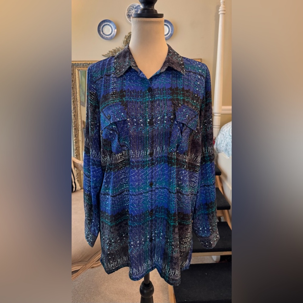 Women's Blue Plaid Button Down Shirt, NWTS, Sz medium.